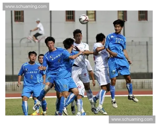 李宁杯大学生足球联赛：打造校园足球新高地，激发青春竞技热情